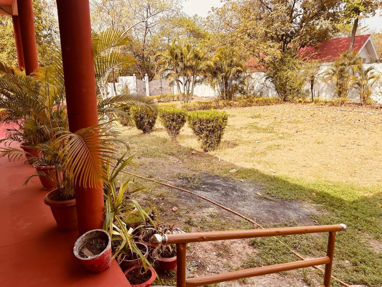 The English Gaon 4 Bhk 보팔 외부 사진